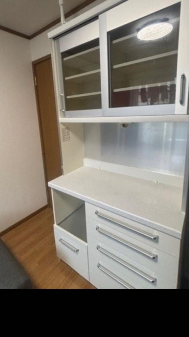 ホワイトキッチン収納キャビネット