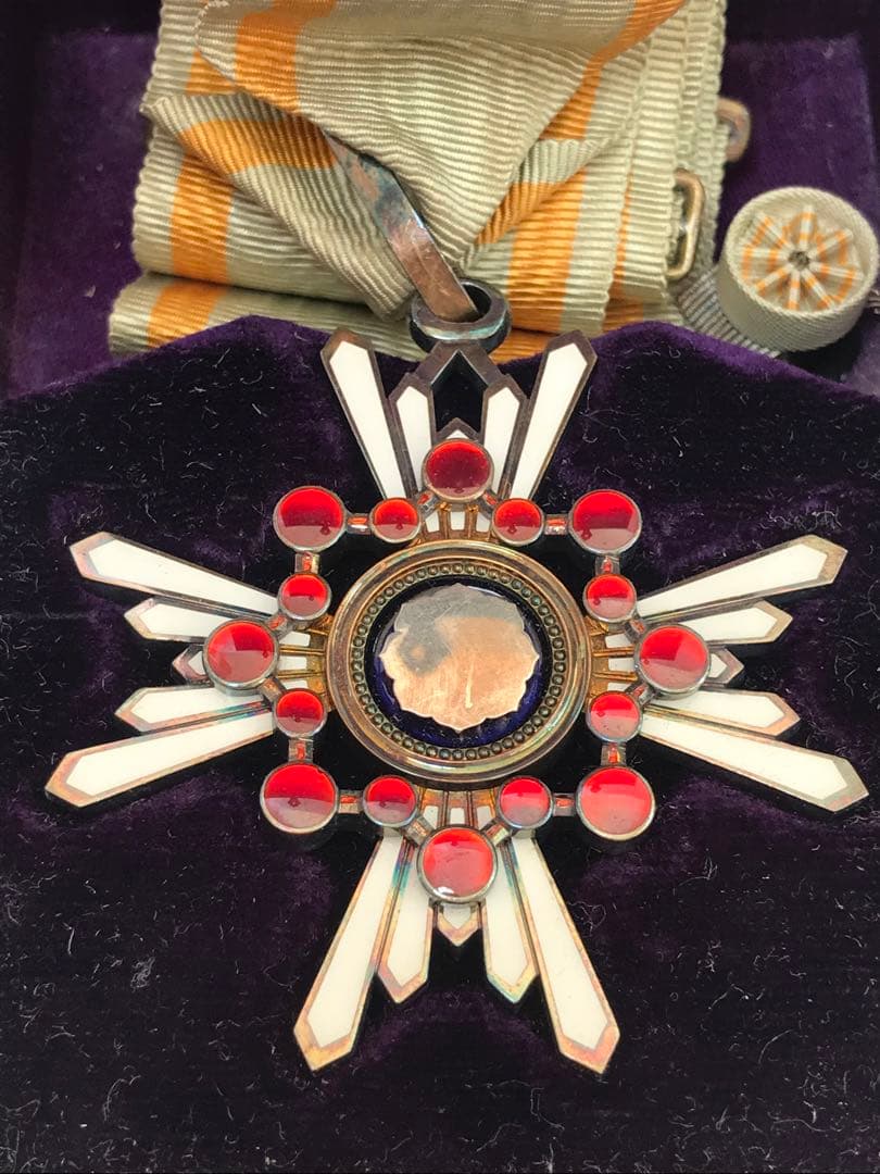 勲三等瑞宝章（箱付） 旧日本軍 I.1235