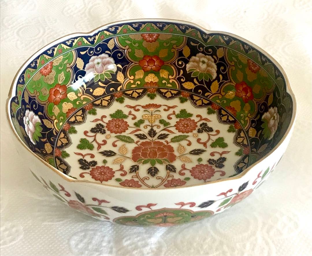 未使用　前畑陶器　庫山窯　美濃焼　藍地金唐草　牡丹　中盛り鉢1個と中平鉢3個