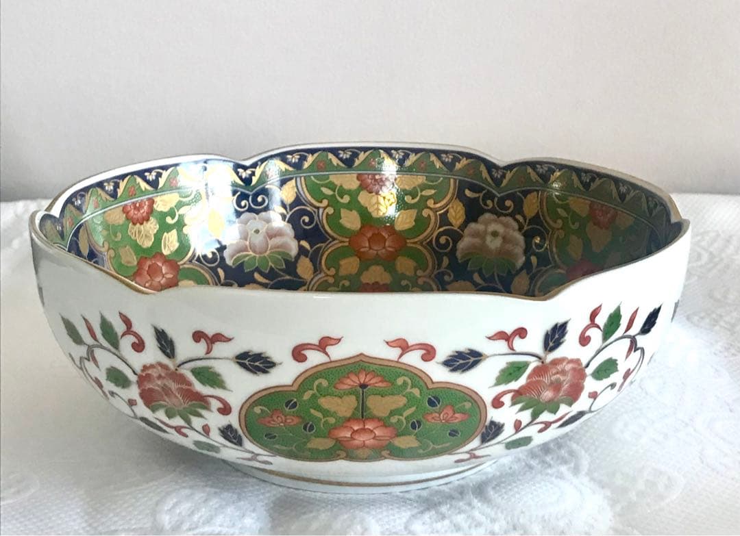 未使用　前畑陶器　庫山窯　美濃焼　藍地金唐草　牡丹　中盛り鉢1個と中平鉢3個