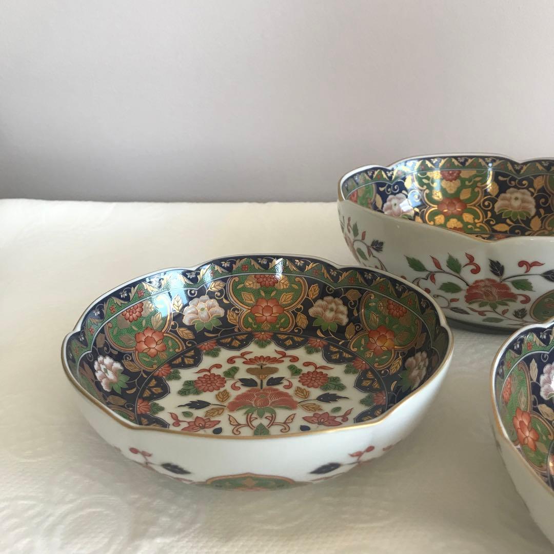 未使用　前畑陶器　庫山窯　美濃焼　藍地金唐草　牡丹　中盛り鉢1個と中平鉢3個