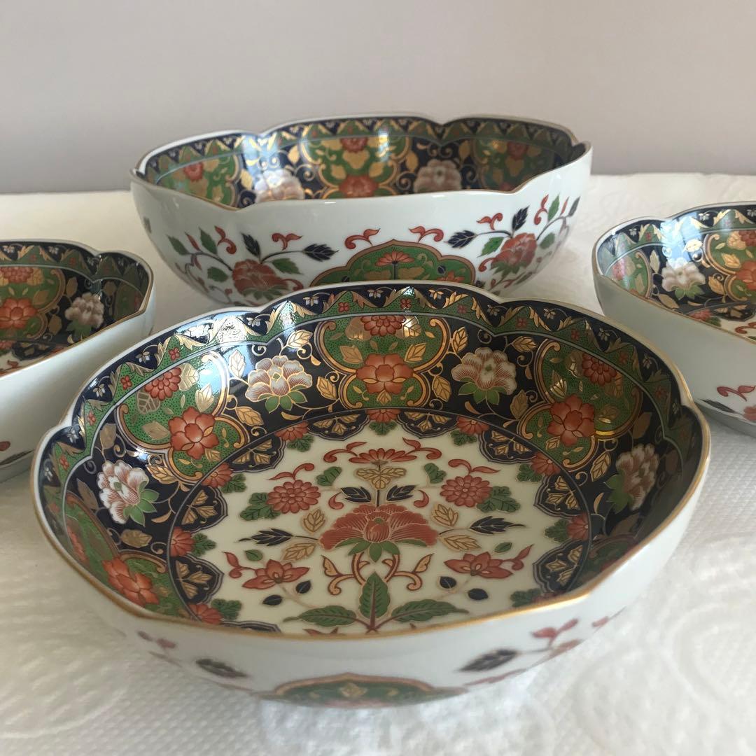 未使用　前畑陶器　庫山窯　美濃焼　藍地金唐草　牡丹　中盛り鉢1個と中平鉢3個