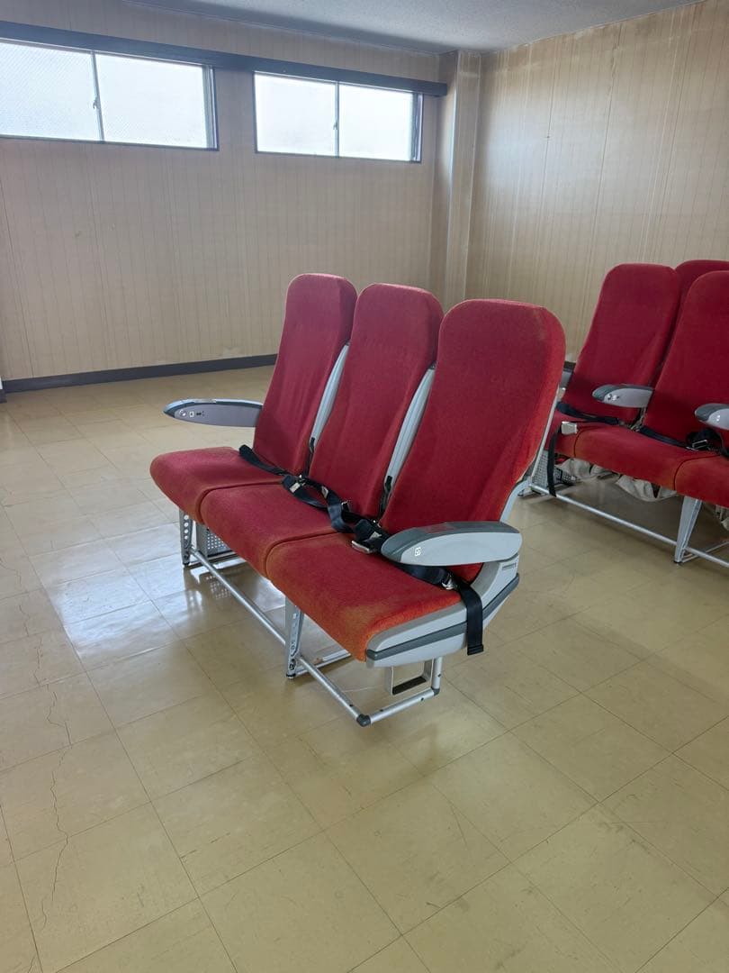 観光専門学校使用品　飛行機　旅客機　椅子　実習用①