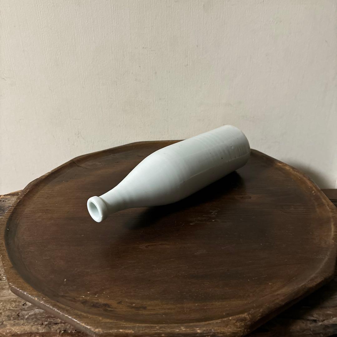 白磁ボトル　舎密局所縁　明治　平佐　波佐見　伊万里　瀬戸　李朝　花器　白洲正子