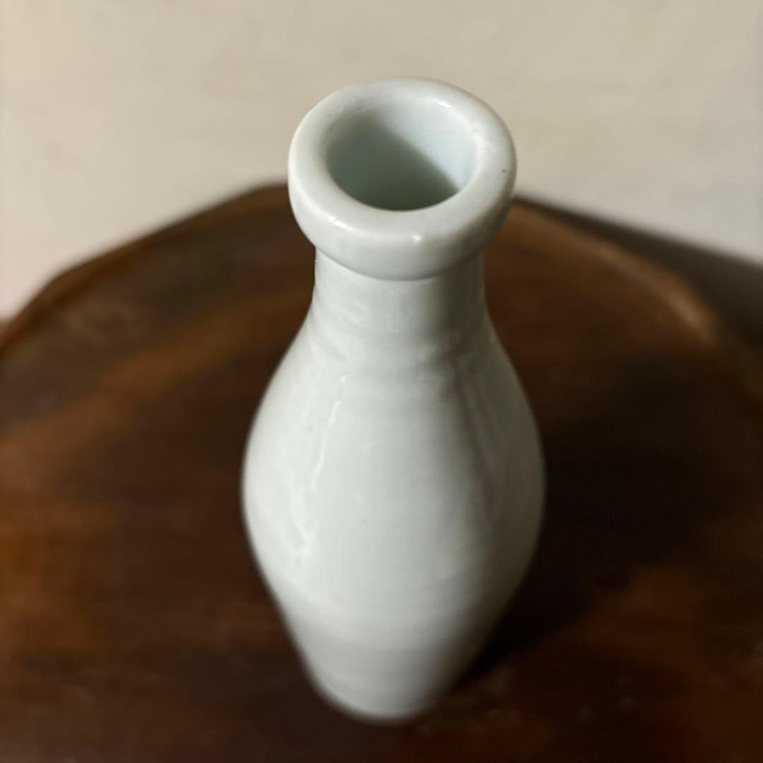 白磁ボトル　舎密局所縁　明治　平佐　波佐見　伊万里　瀬戸　李朝　花器　白洲正子