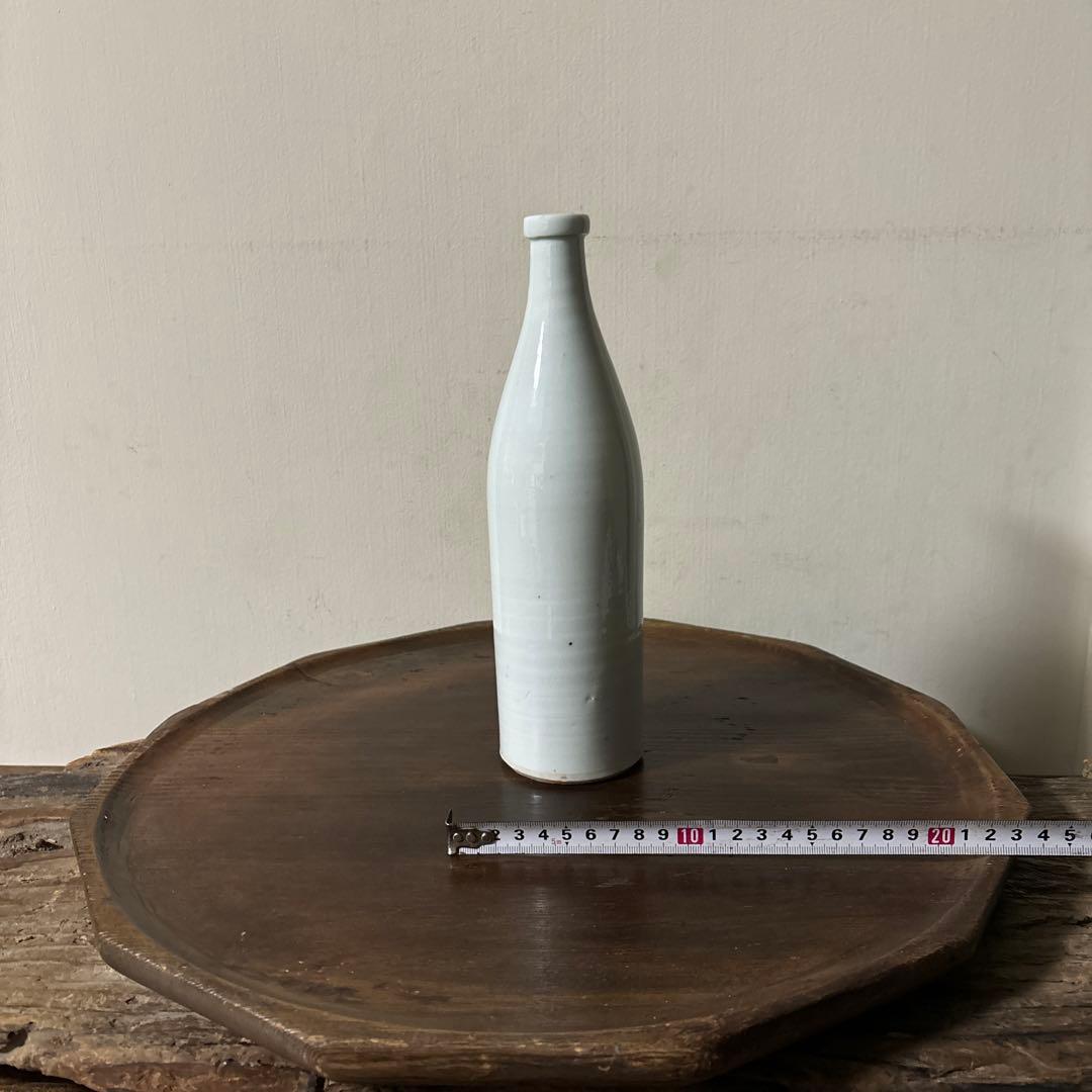 白磁ボトル　舎密局所縁　明治　平佐　波佐見　伊万里　瀬戸　李朝　花器　白洲正子