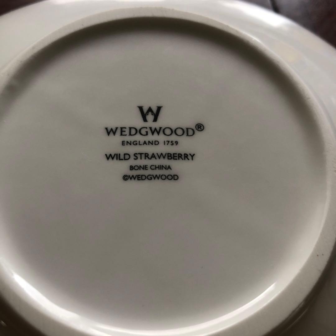 ウェッジウッド ワイルドストロベリー 桃型深皿 ほぼ未使用