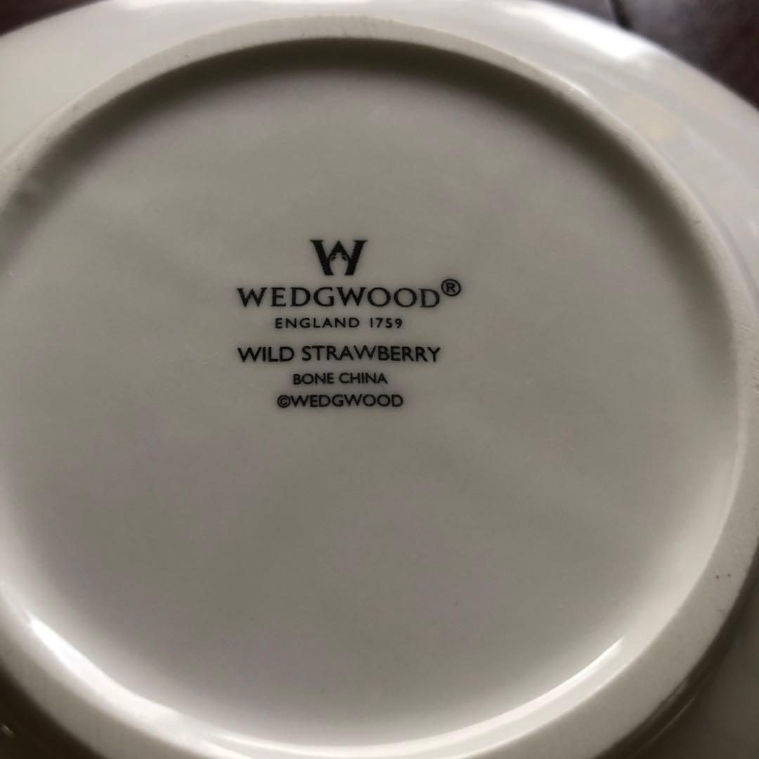 ウェッジウッド ワイルドストロベリー 桃型深皿 ほぼ未使用