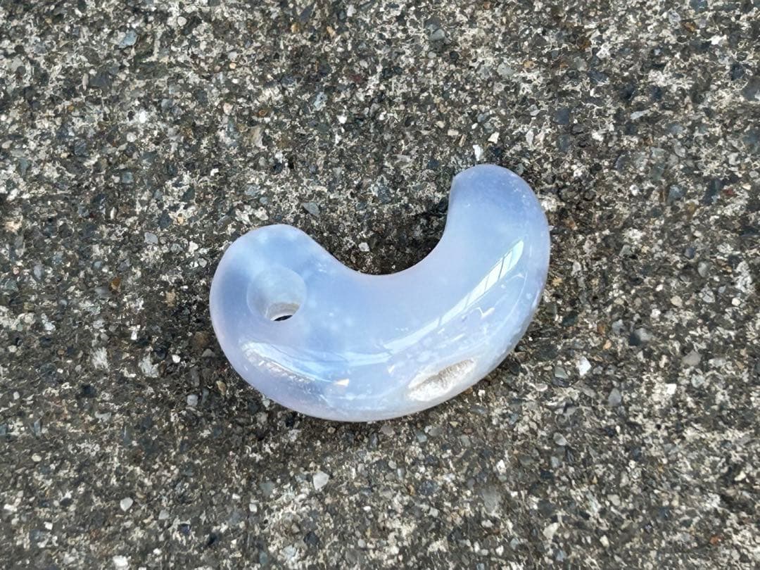 青森産　青メノウ勾玉　錦石