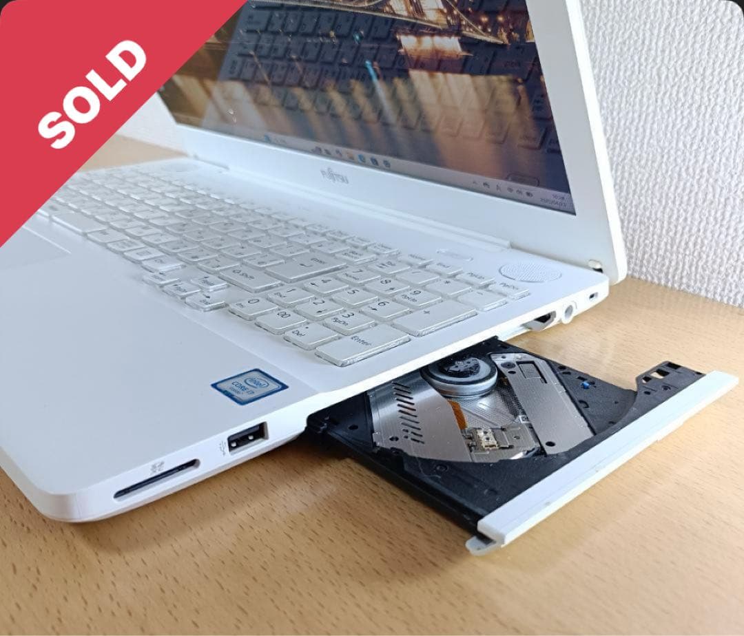 Win11 Corei7メモリ32GB/新品SSD512GB/富士通AH50