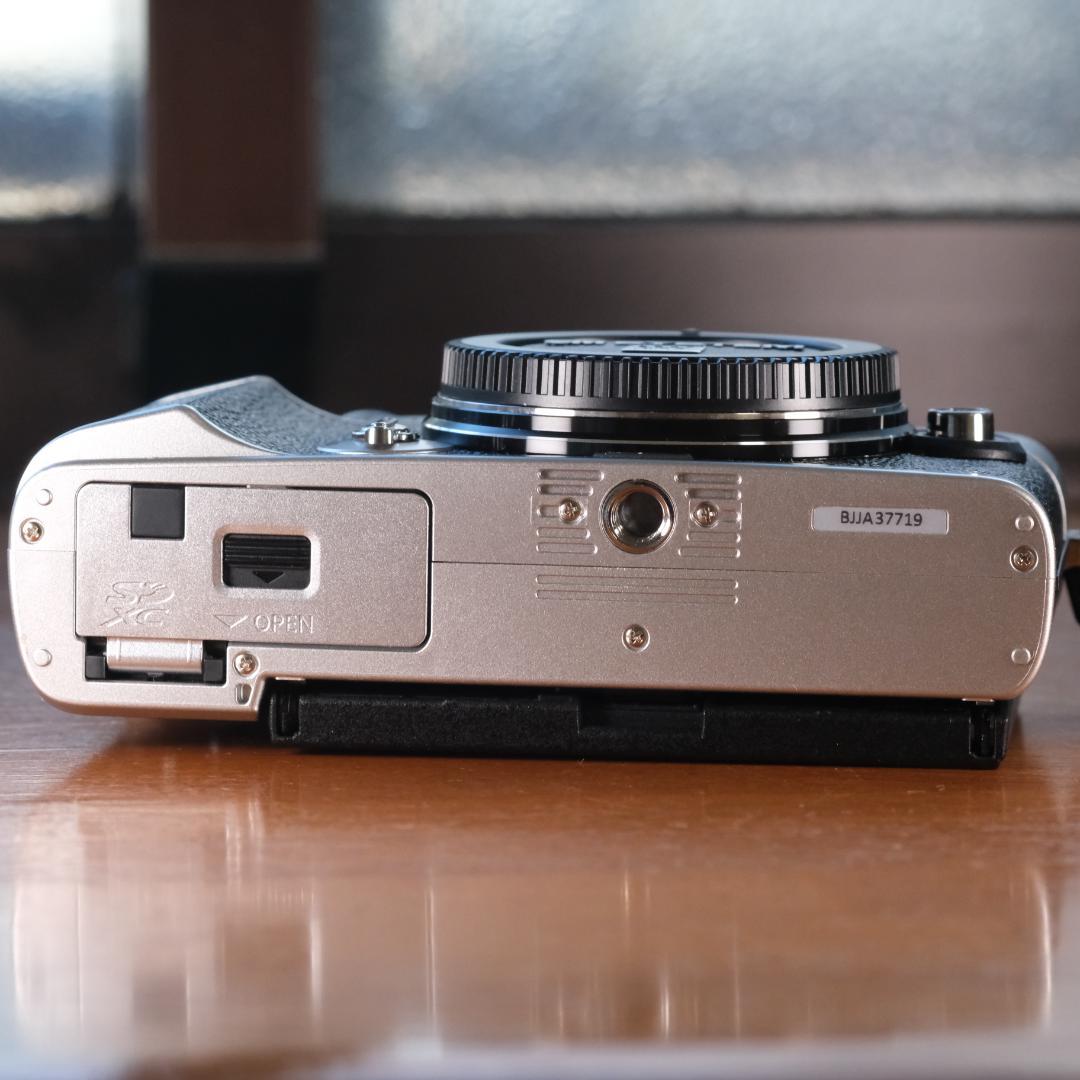 テ*イ様 OLYMPUS　PEN　E-P7　14-42mm　EZレンズキット　ハ