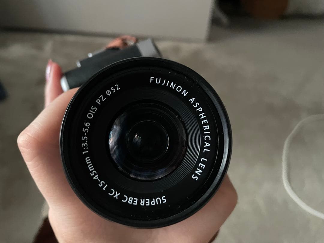 Fujifilm X-A5 シルバー 15-45mmレンズ