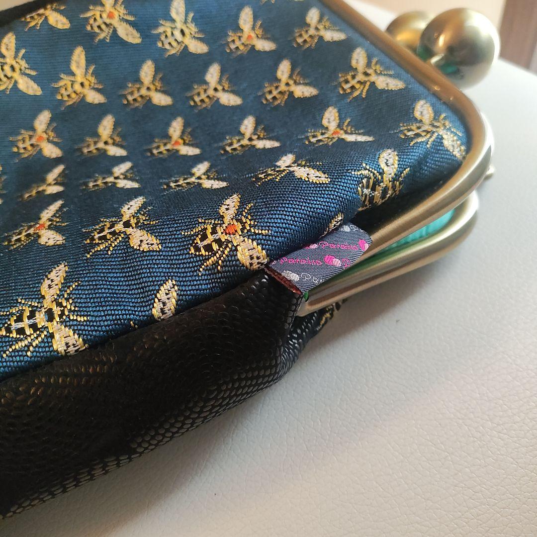 ミツバチ柄がま口バッグ（ストラップなし）