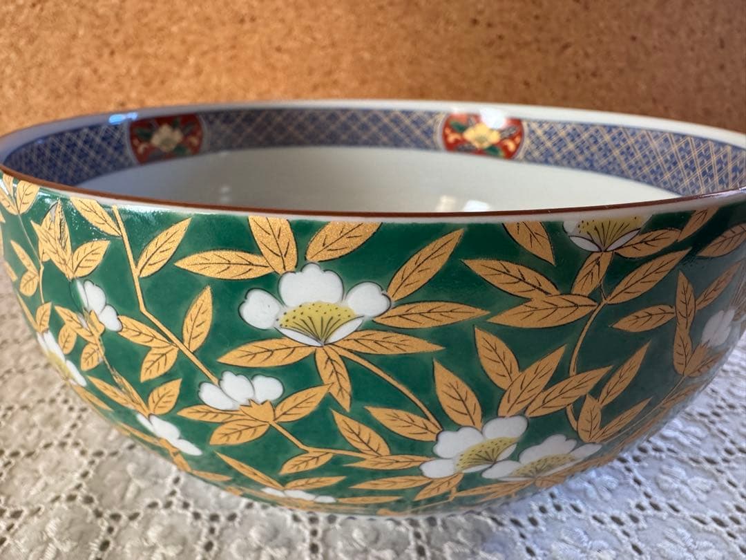 陶器製　大鉢2個　青彩牡丹　花柄