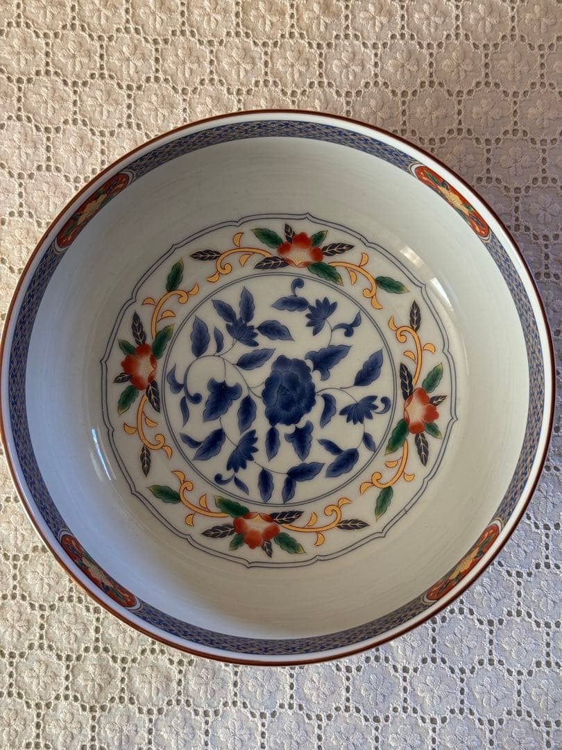 陶器製　大鉢2個　青彩牡丹　花柄