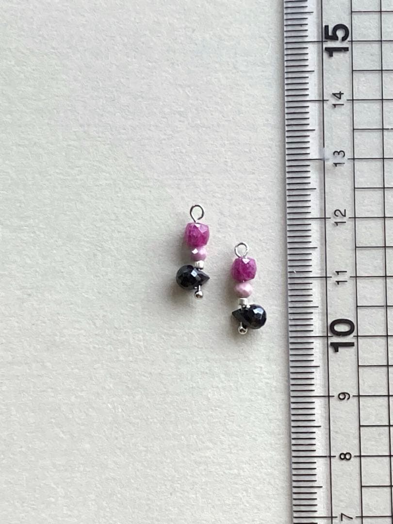 no.0406 ロゼ色のルビーと煌くオニキス