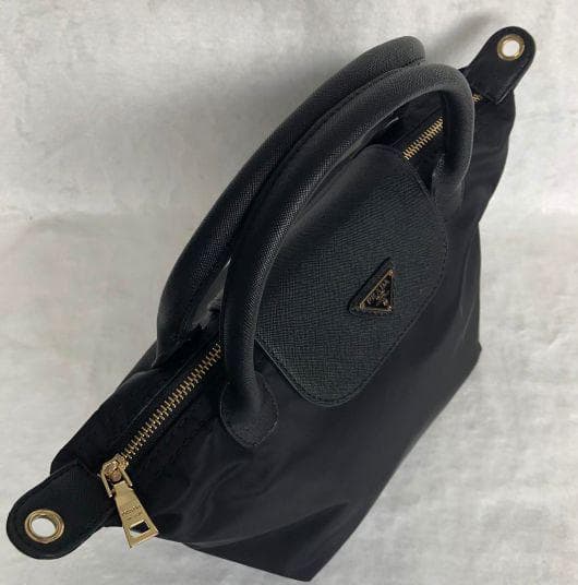 PRADA ショルダーバッグ*21cm