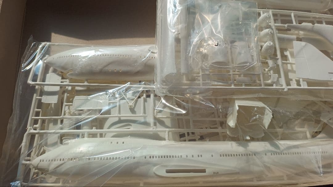 ドイツ　Revell Boeing 747-SCA＆Space Shuttle