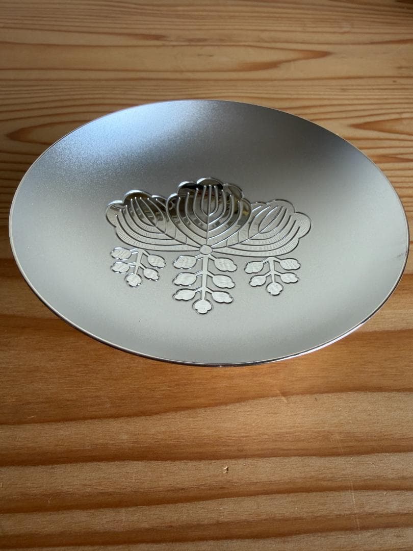 銀杯（桐紋入り）純銀137g