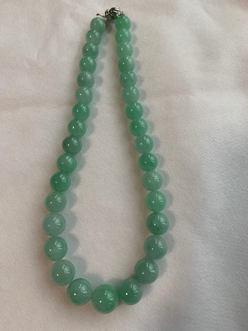 美品　本翡翠ネックレス