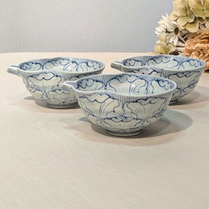 そうた窯　有田焼　染付花弁　牡丹　３客　注器　煮物椀　中鉢　ボウル