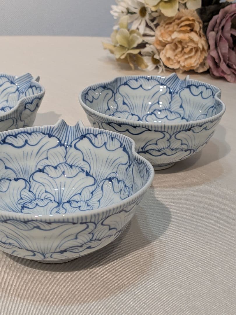 そうた窯　有田焼　染付花弁　牡丹　３客　注器　煮物椀　中鉢　ボウル