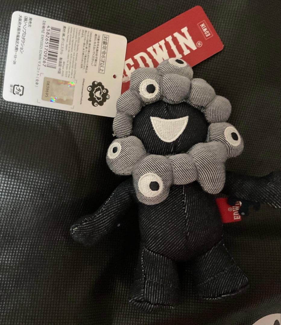 万博　エドウィン　ミャクミャク