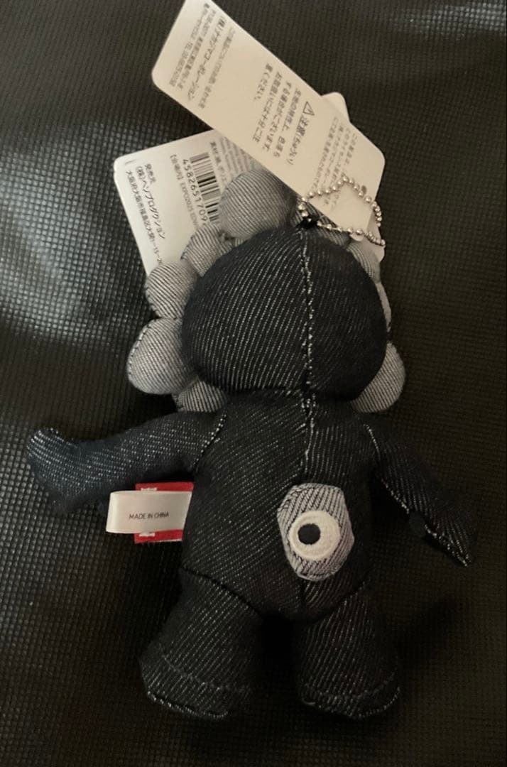 万博　エドウィン　ミャクミャク