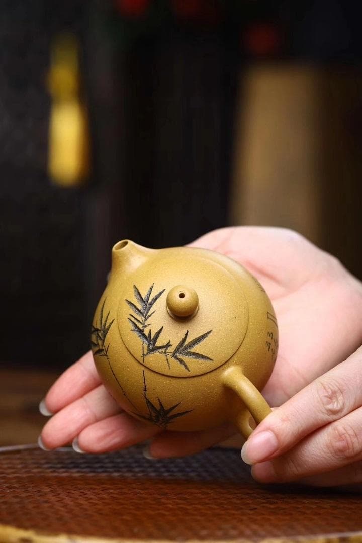 在銘　中国宜興　黄泥急須 竹彫 煎茶道具 宜興紫砂