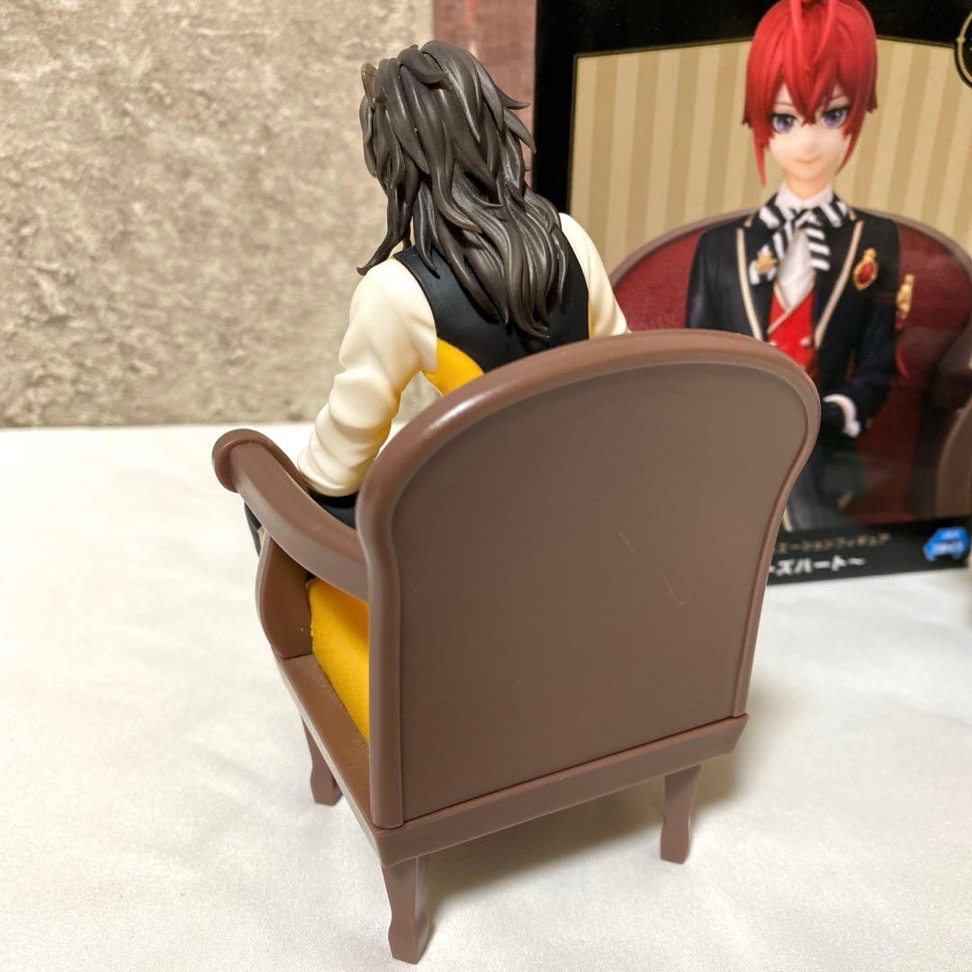 ツイステッドワンダーランド プレミアムグレイスシチュエーションフィギュア 3体