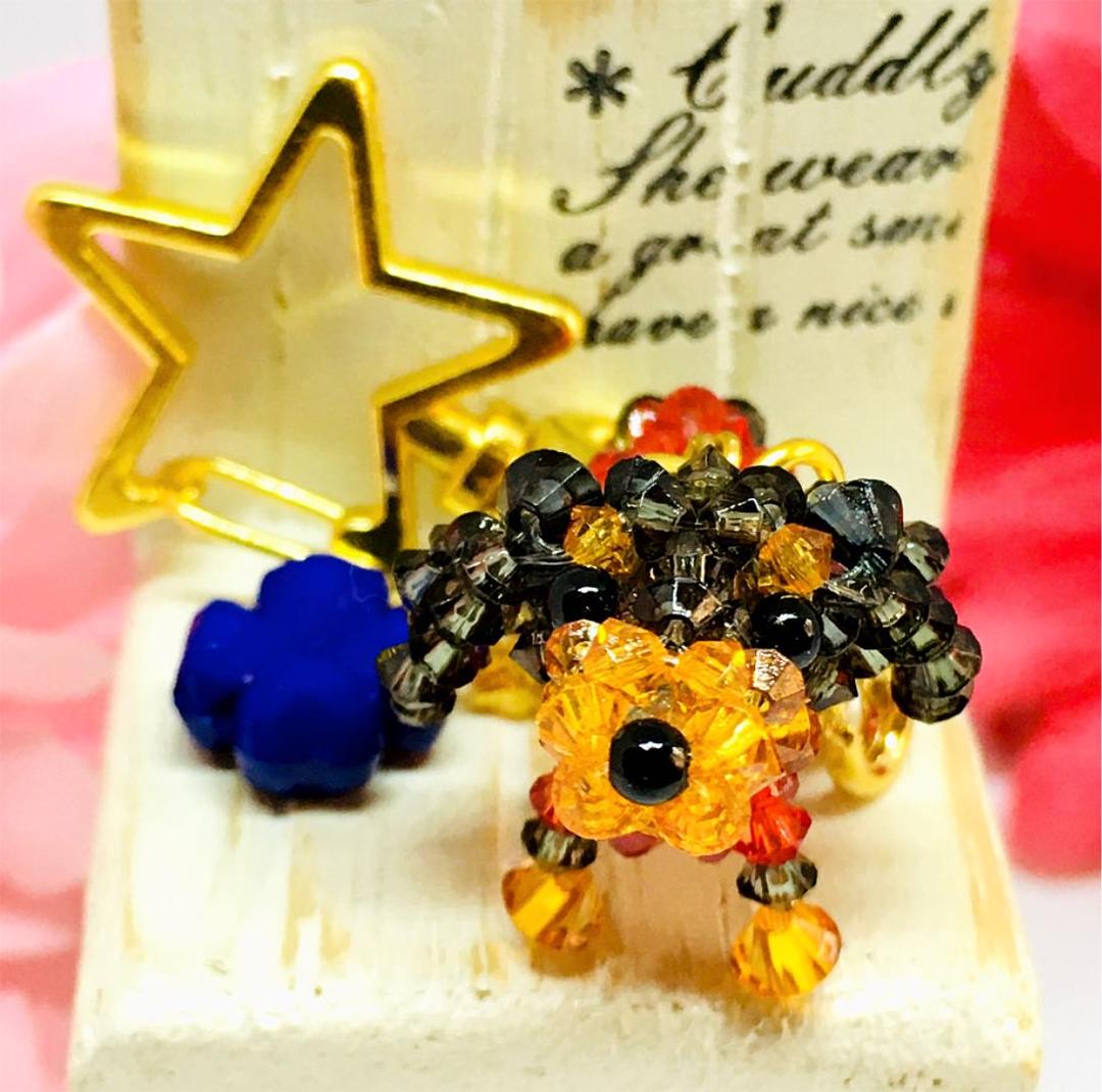 専用品☆赤いお洋服を着たダックスフンド☆キーホルダー☆ビーズマスコット☆チャーム