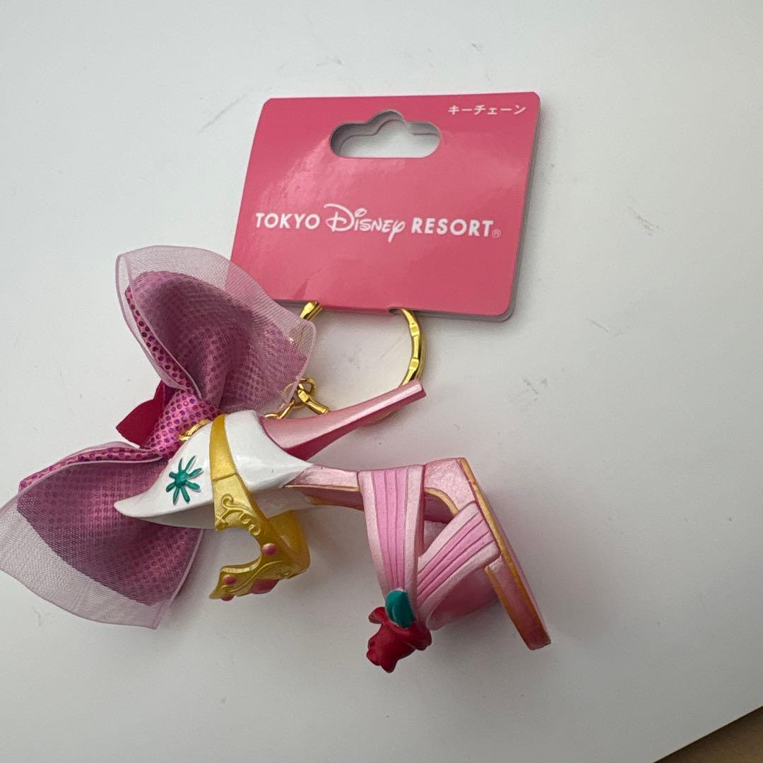 ディズニーリゾート　オーロラ姫　靴　ハイヒール　キーホルダー