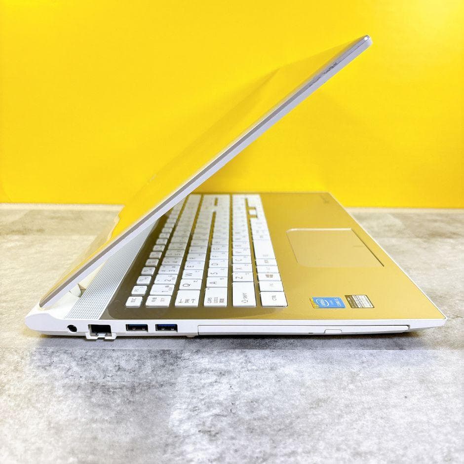 Coreｉ5✨新品SSDで快適✨おしゃれゴールド❣カメラ付き 薄型ノートパソコン