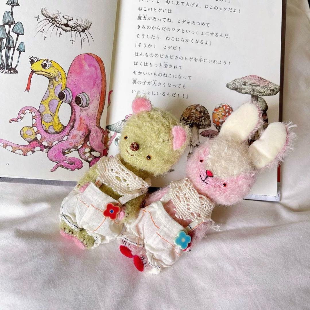 愛おしいうさぎちゃん ぬいぐるみ 海外作家様 ハンドメイド 部屋飾り 兎