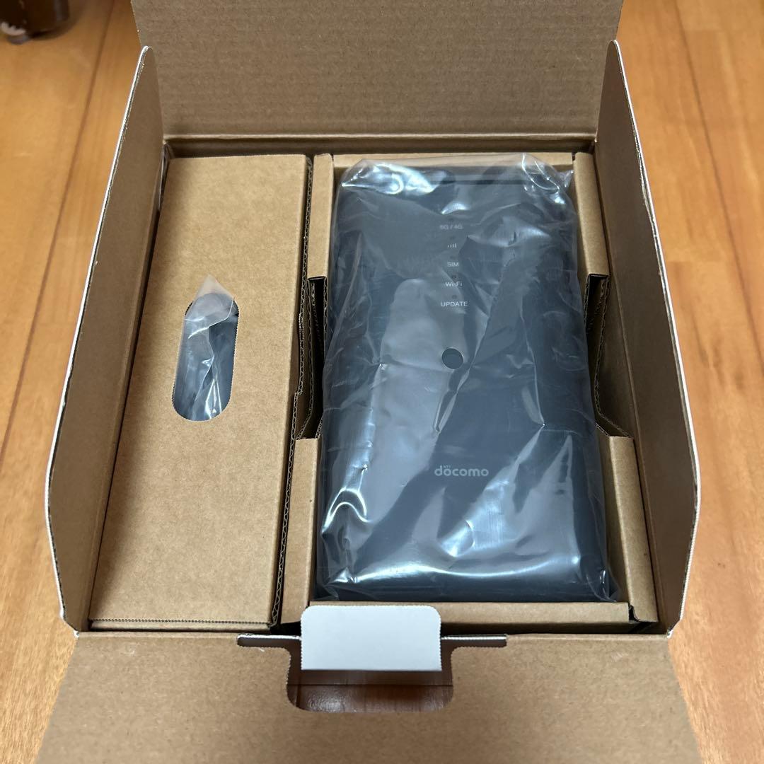 【ほぼ未使用】docomo 5G HR02ダークグレー NTTドコモ