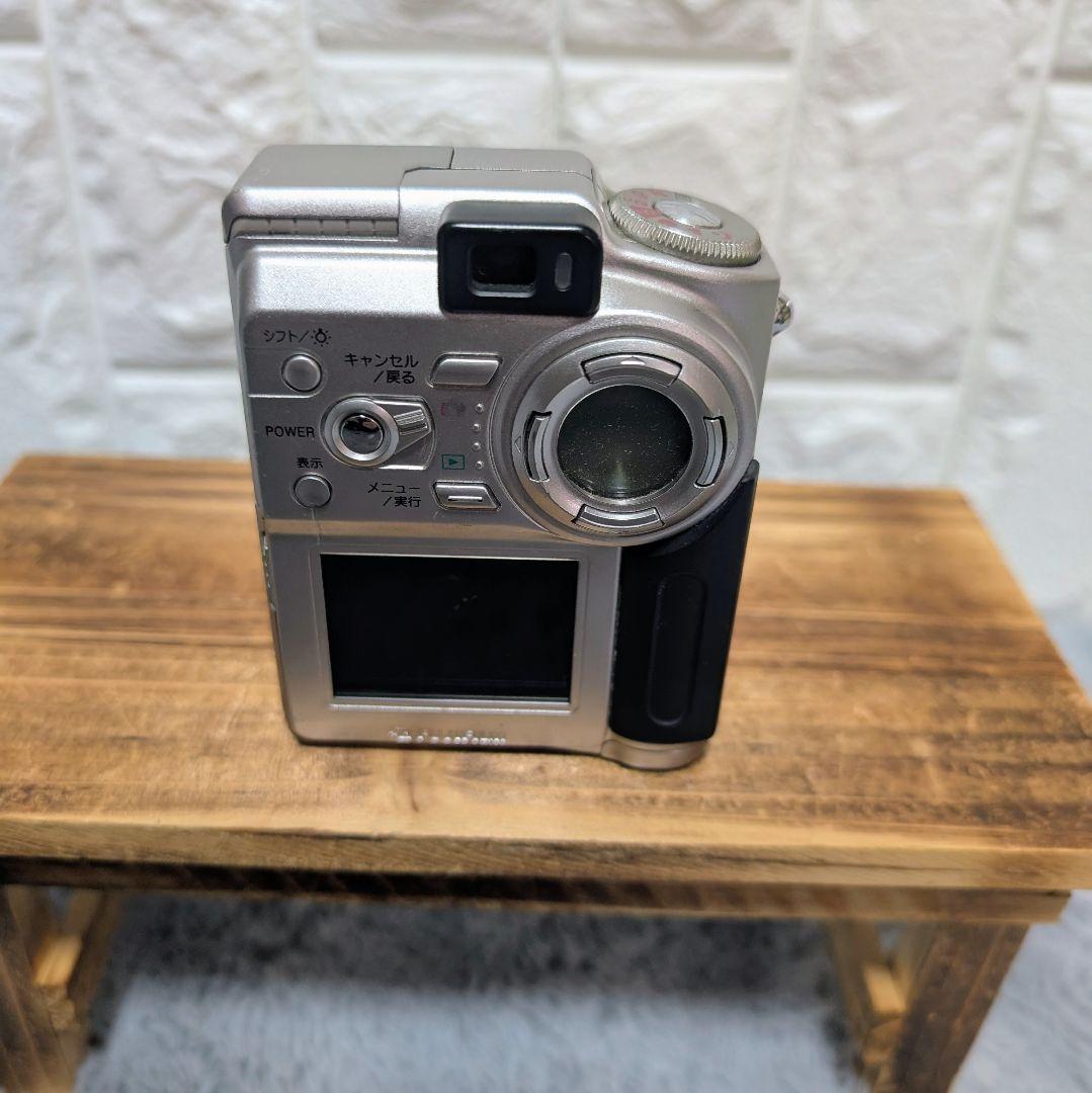 【動作確認済】FUJIFILM FinePix 4700z レア　単三電池