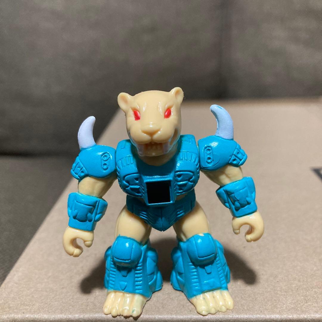 【激レア】ビーストフォーマー サイバトロンビースト 名誉戦士 プラチナタイガー