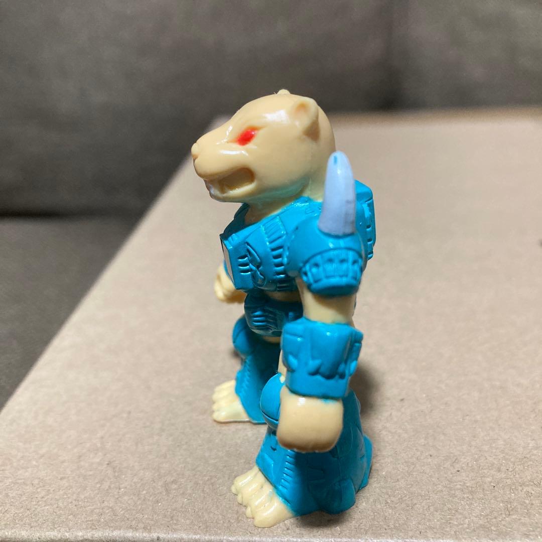 【激レア】ビーストフォーマー サイバトロンビースト 名誉戦士 プラチナタイガー