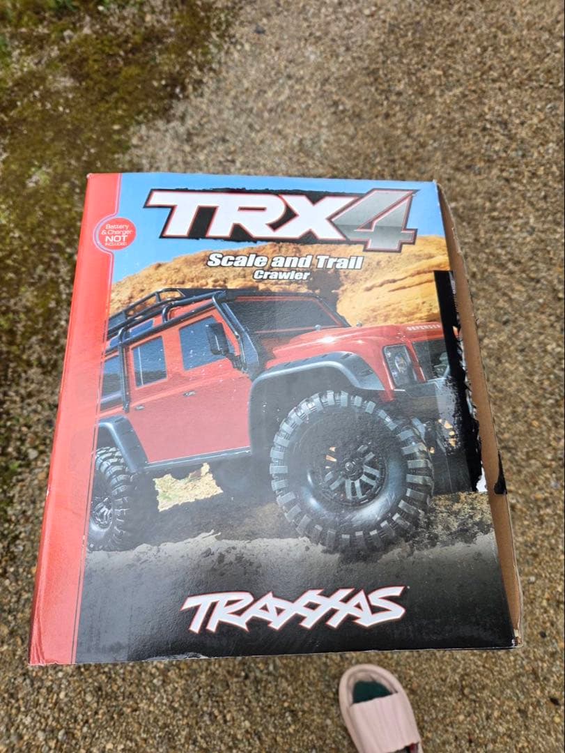トラクサス TRX4 1/10 DEFENDER レッド オフロードラジコン