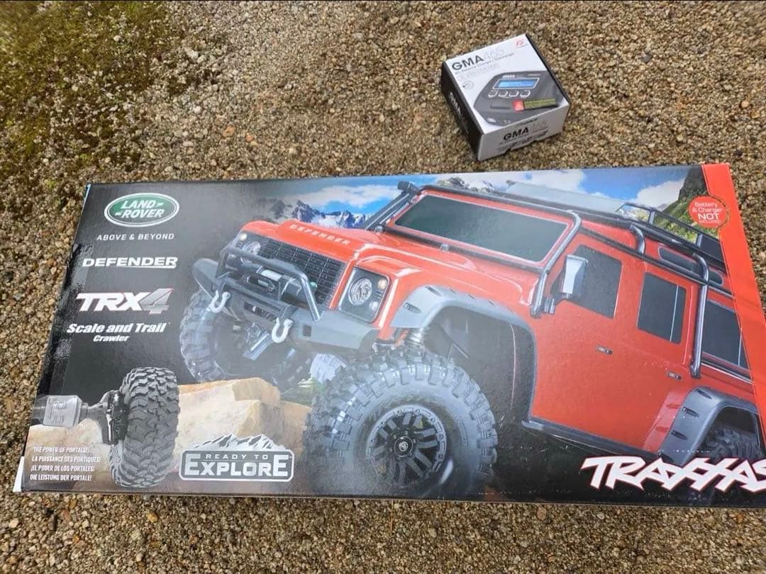 トラクサス TRX4 1/10 DEFENDER レッド オフロードラジコン