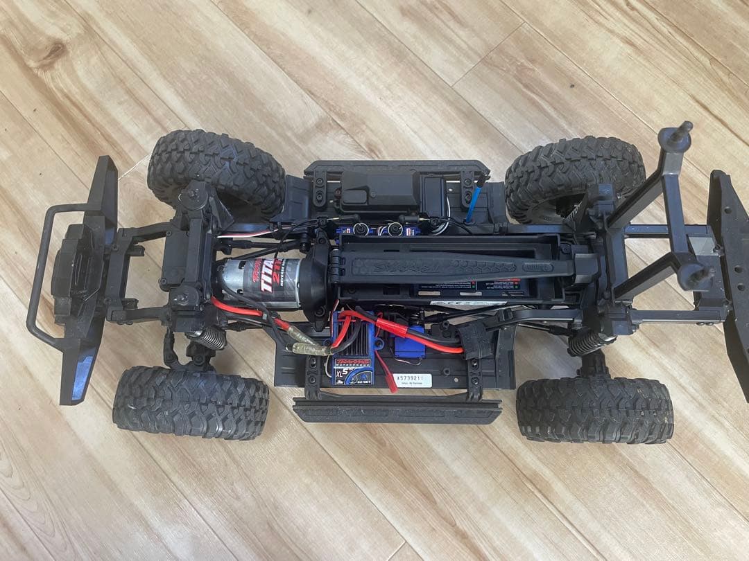 トラクサス TRX4 1/10 DEFENDER レッド オフロードラジコン