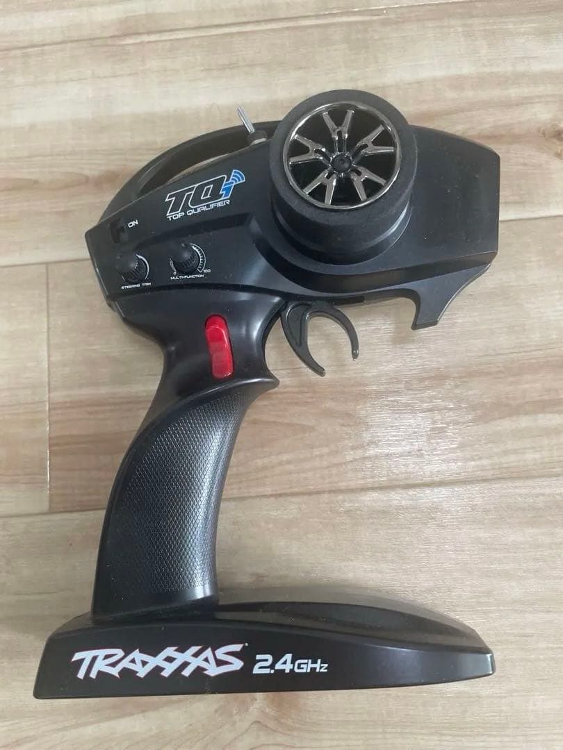 トラクサス TRX4 1/10 DEFENDER レッド オフロードラジコン