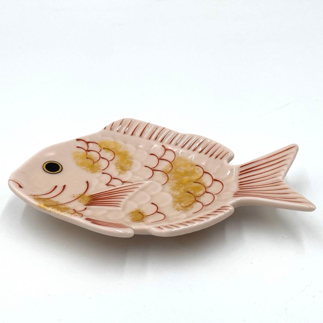 【在庫5】【新品】【大人気】有田焼幸楽窯　錦金叩鯛形銘々皿　紅白2枚セット