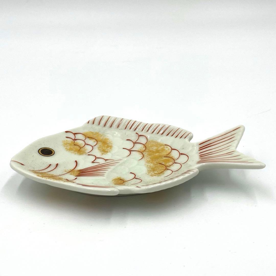 【在庫5】【新品】【大人気】有田焼幸楽窯　錦金叩鯛形銘々皿　紅白2枚セット