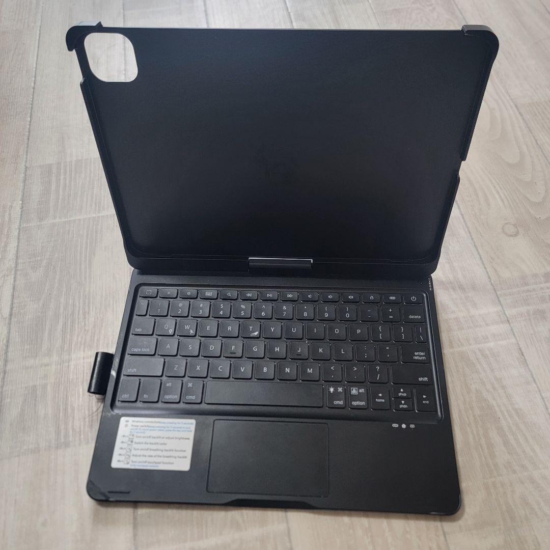 ど*り様 Apple iPad 第10世代　256GB シルバー　ケース（おまけ