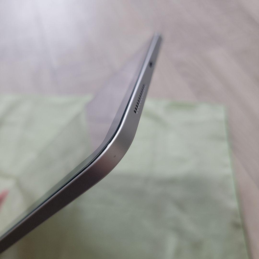 ど*り様 Apple iPad 第10世代　256GB シルバー　ケース（おまけ