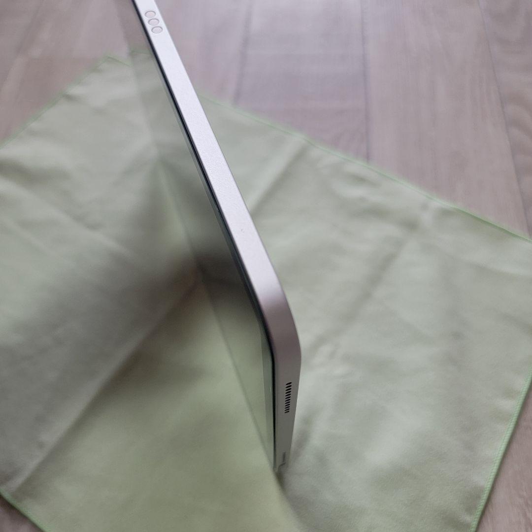 ど*り様 Apple iPad 第10世代　256GB シルバー　ケース（おまけ