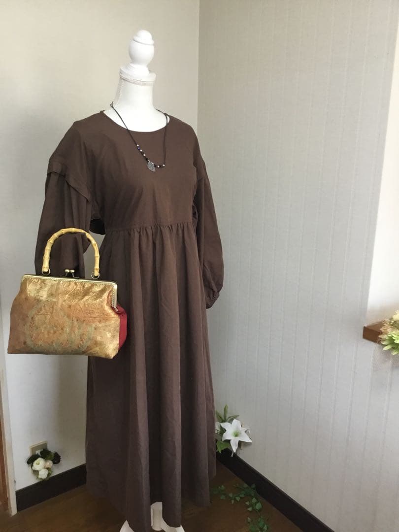 がま口バッグ 金色と赤色 竹製ハンドル