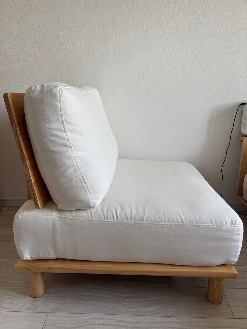 ★値下げ　1人掛け ソファカウチ ローソファー木 北欧 Chione 白