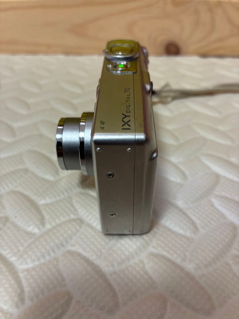美品純正ケース付き　canon&キャノン　ixy70 デジタルカメラ